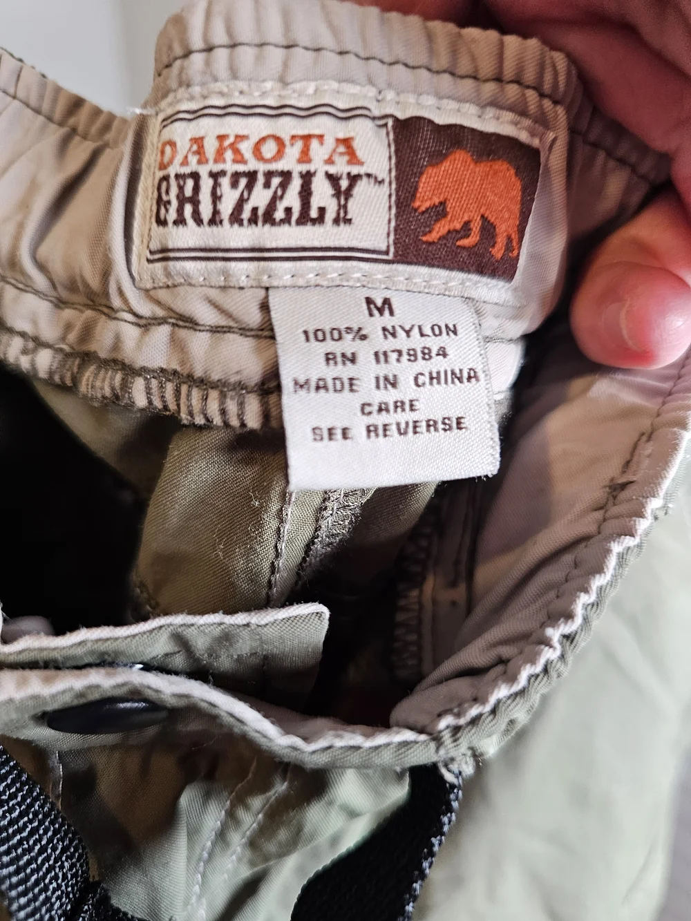 Men's Khaki Dakota Grizzly  Cargo Shorts with Utility Pockets Medium